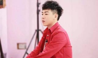 罗文的《梦》歌词 你是我的梦想歌词